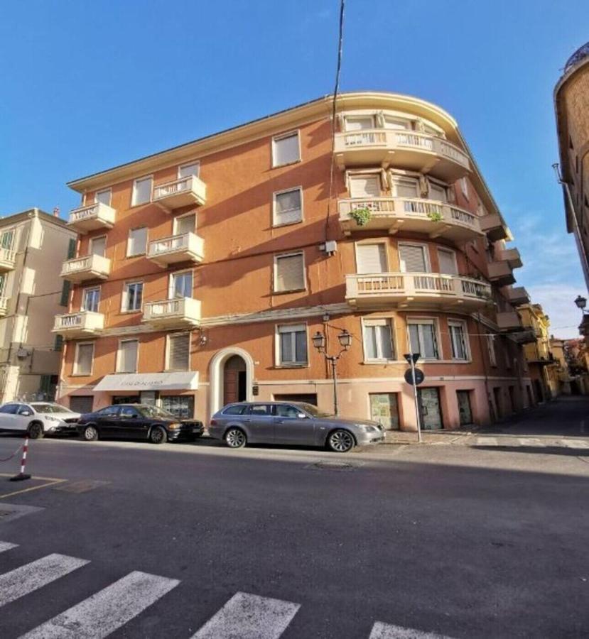 Gialla Ridi Che Ti Passa Alassio